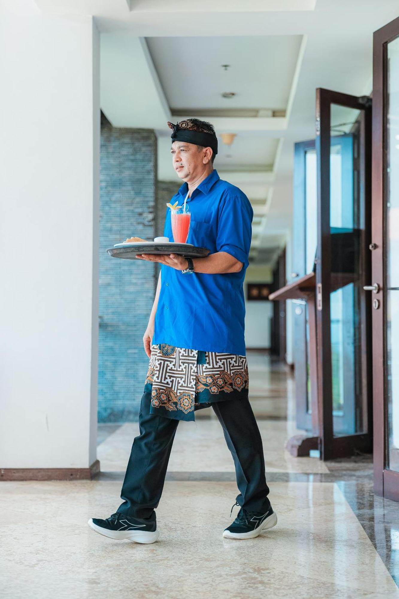 Hotel New Kuta By Lorin 4*